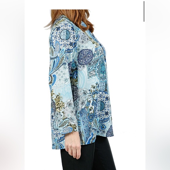 NWT- Joan Rivers Classics Collection, Print Textured Blouse, long Sleeves - Picture 1 of 12